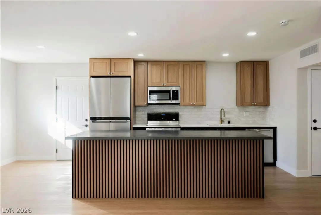 Photo of Listing #2761706