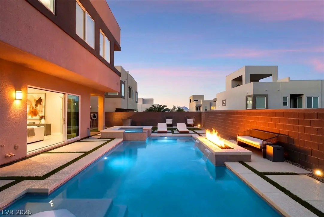 Photo of Listing #2755579