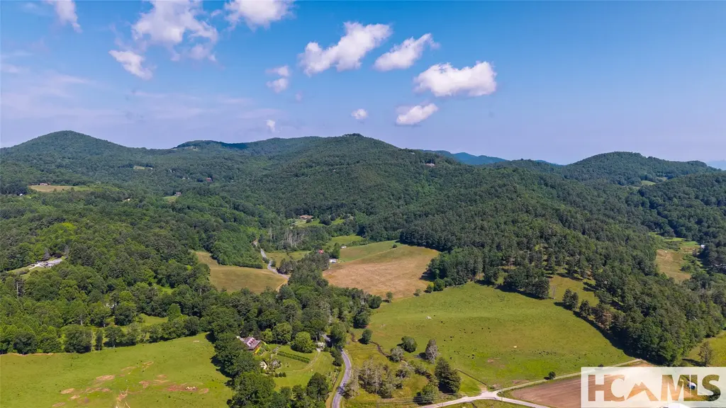 560 Salt Rock Road, Cullowhee