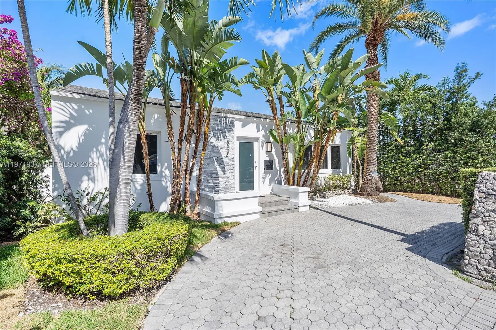 Photo of Listing #A11971937