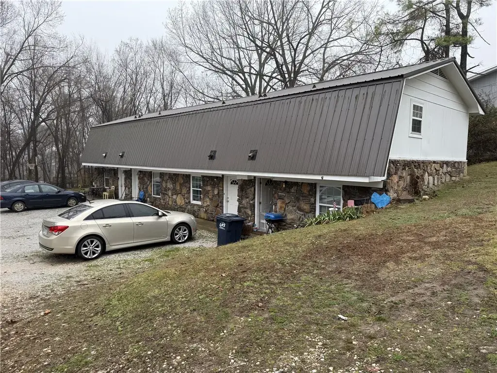 705 N Rowland Street, Harrison