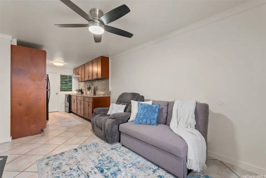 725 Kihapai Place # A2, Kailua