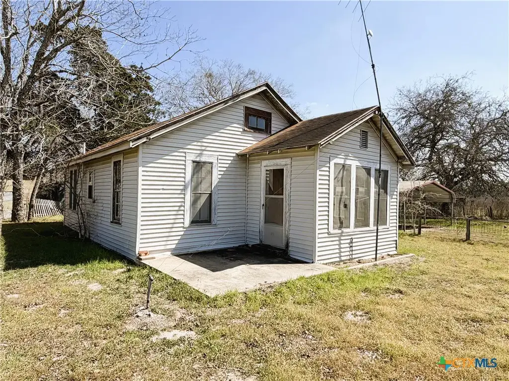 4955 State Highway 119, Goliad