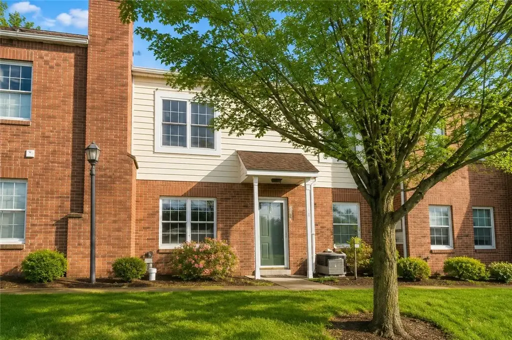 107 Boxwood Court , Peters