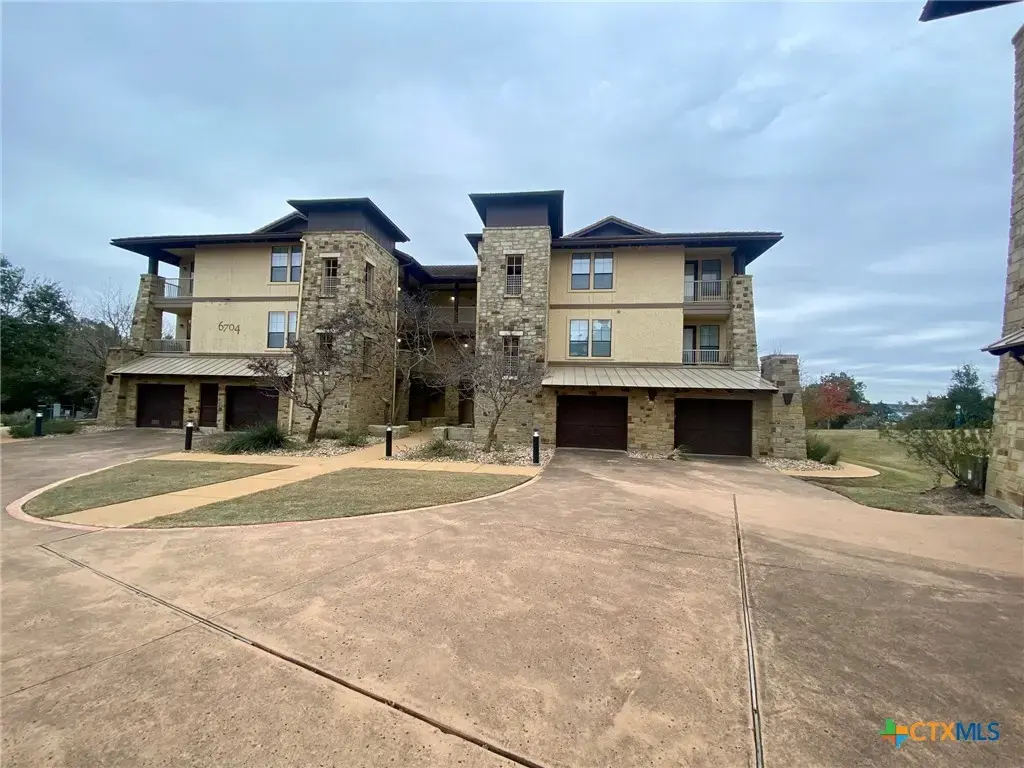 6704 Lantern View Drive 102, Jonestown