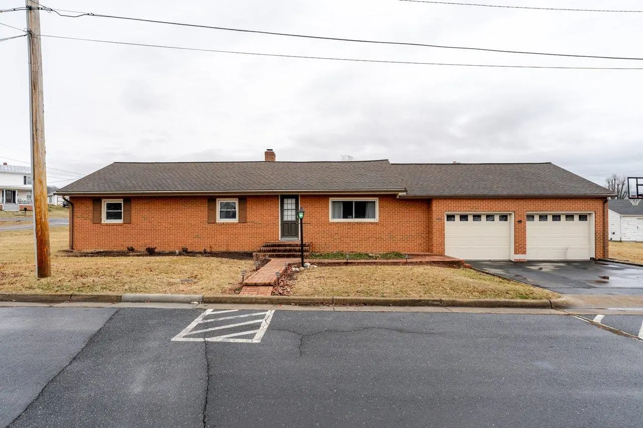 114 Clarke Ave, Elkton