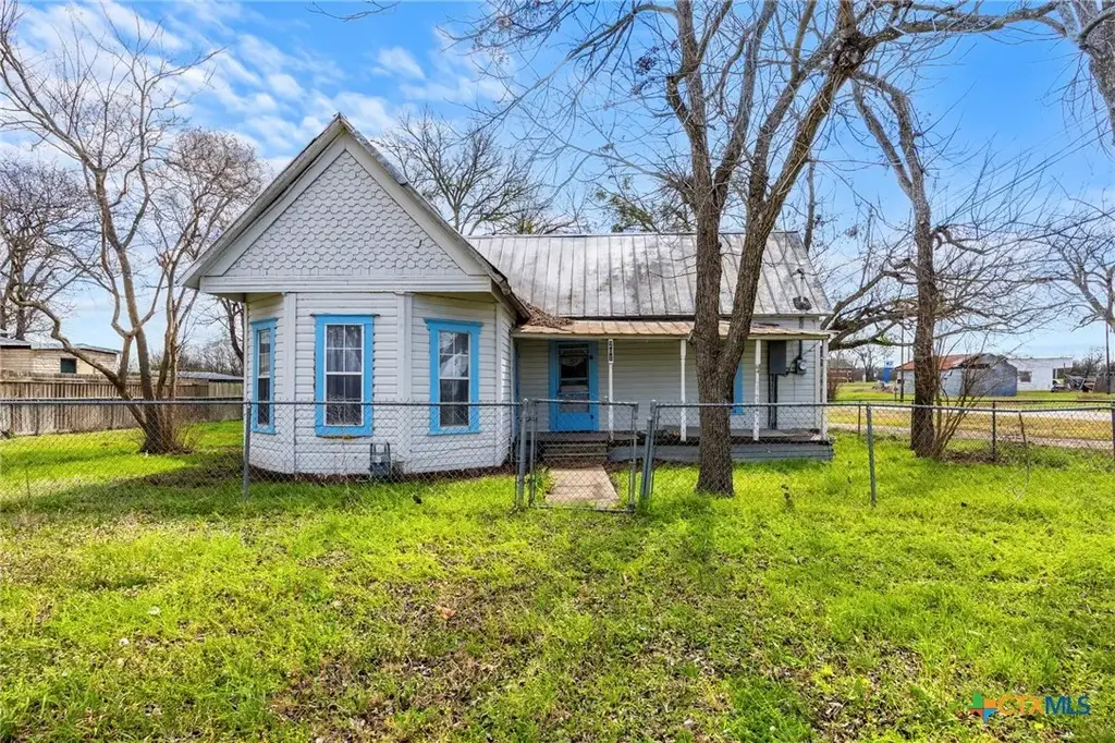 201 N 10th Street, Buckholts