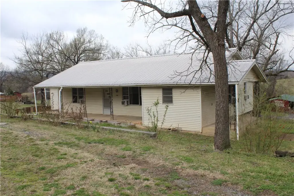 400 Canaan Road, Marshall