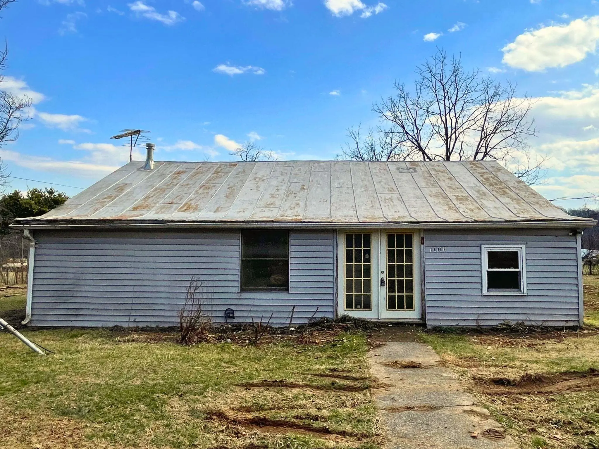 16112 Mountain Rd N, Broadway