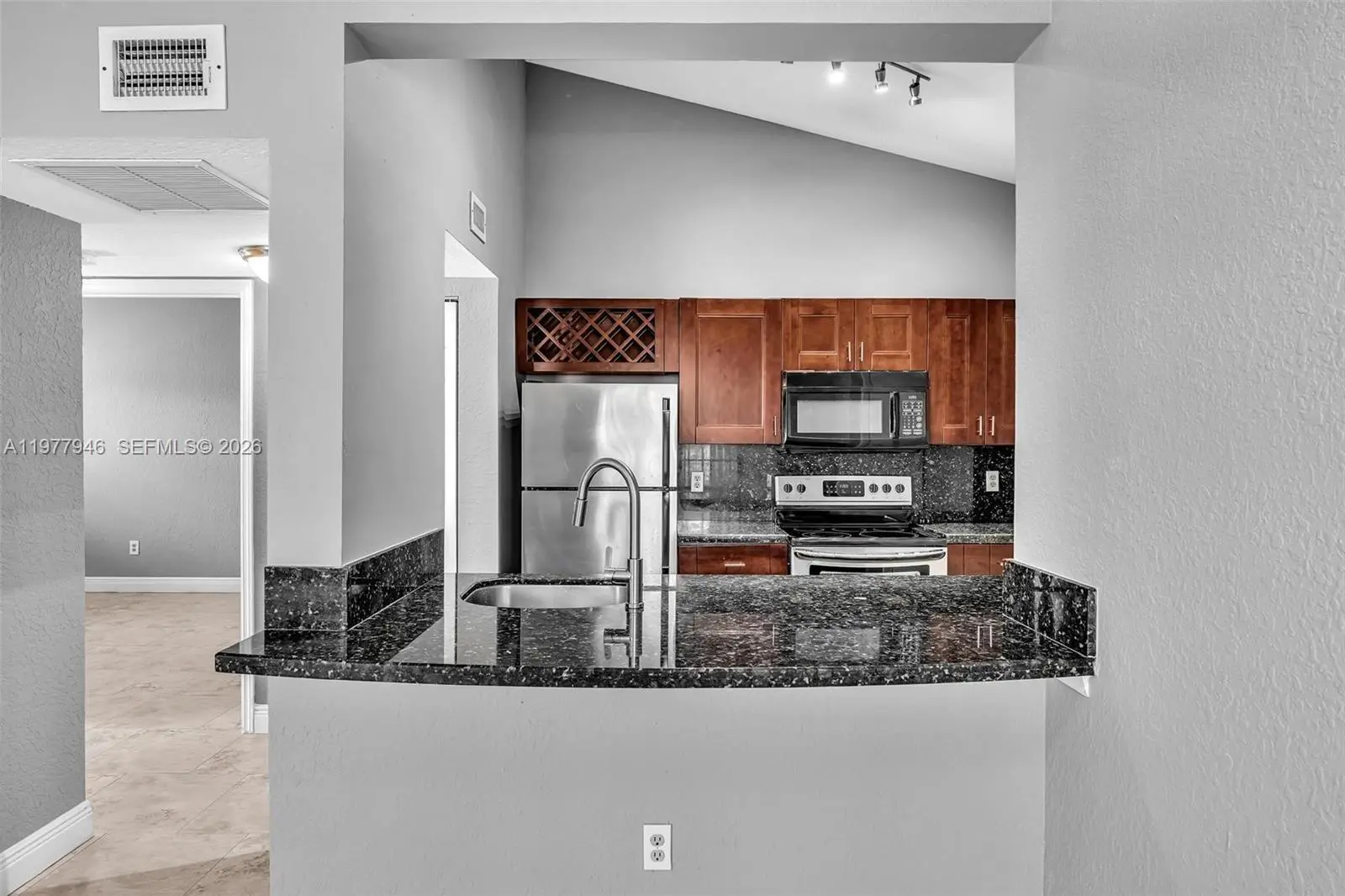 Photo of Listing #A11977946