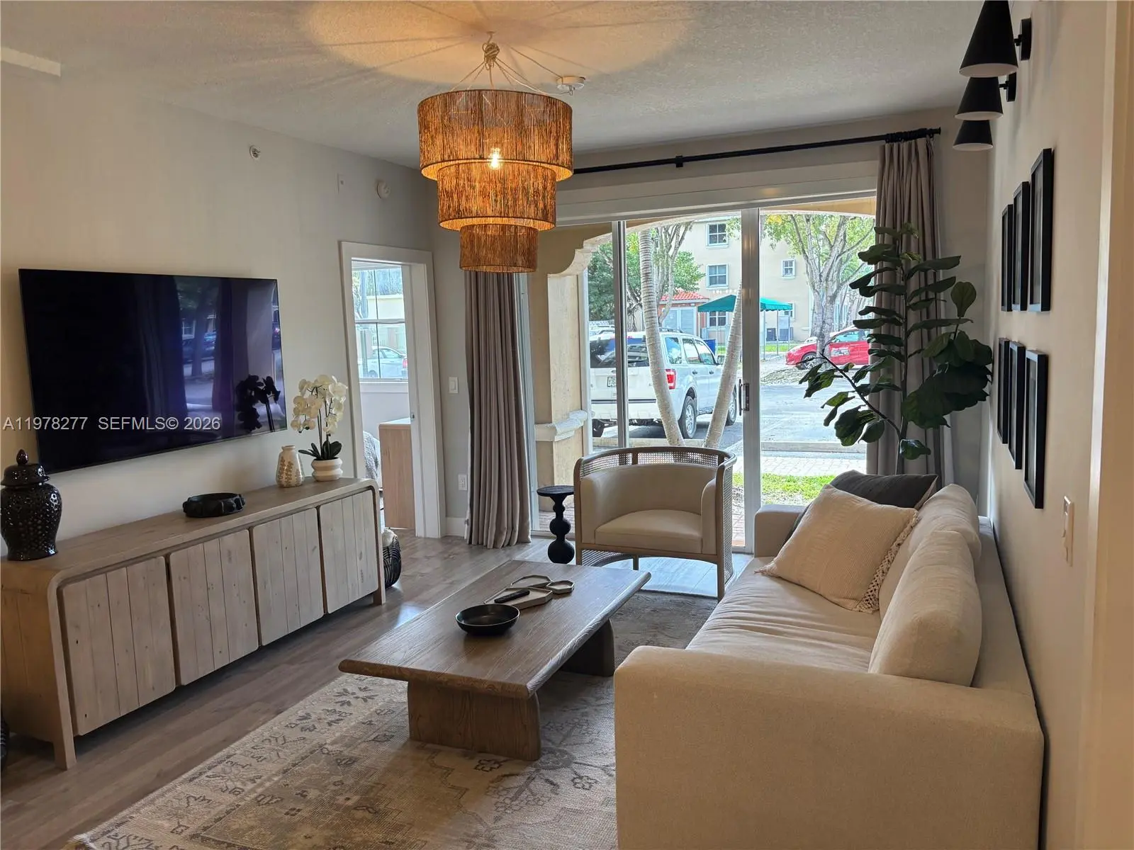 Photo of Listing #A11978277