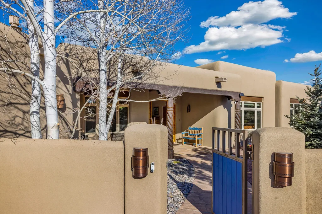 39 Calle Mi Gusto, Santa Fe