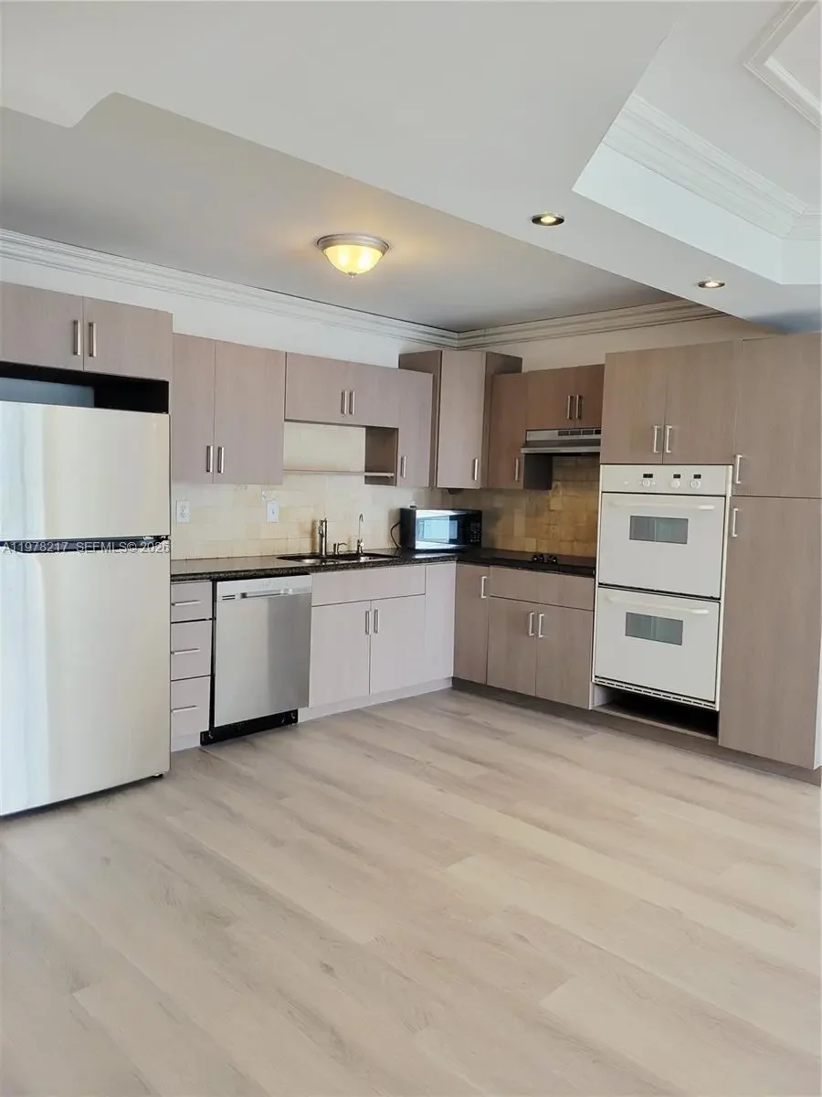 Photo of Listing #A11978217