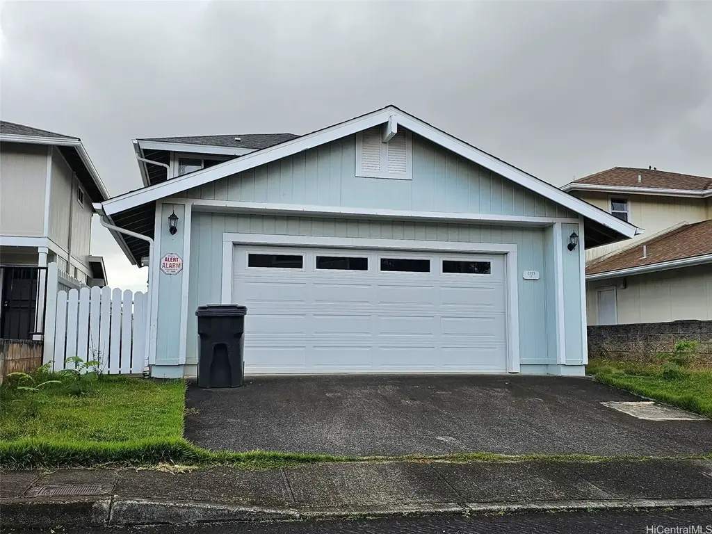 98-2009 Kaahumanu Street # F, Aiea
