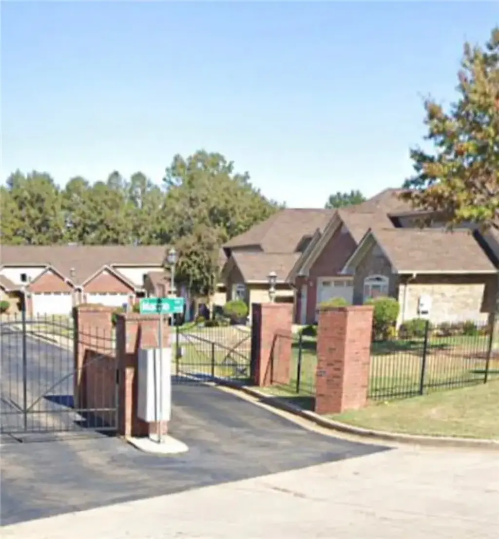 124 Marina Shores, Russellville