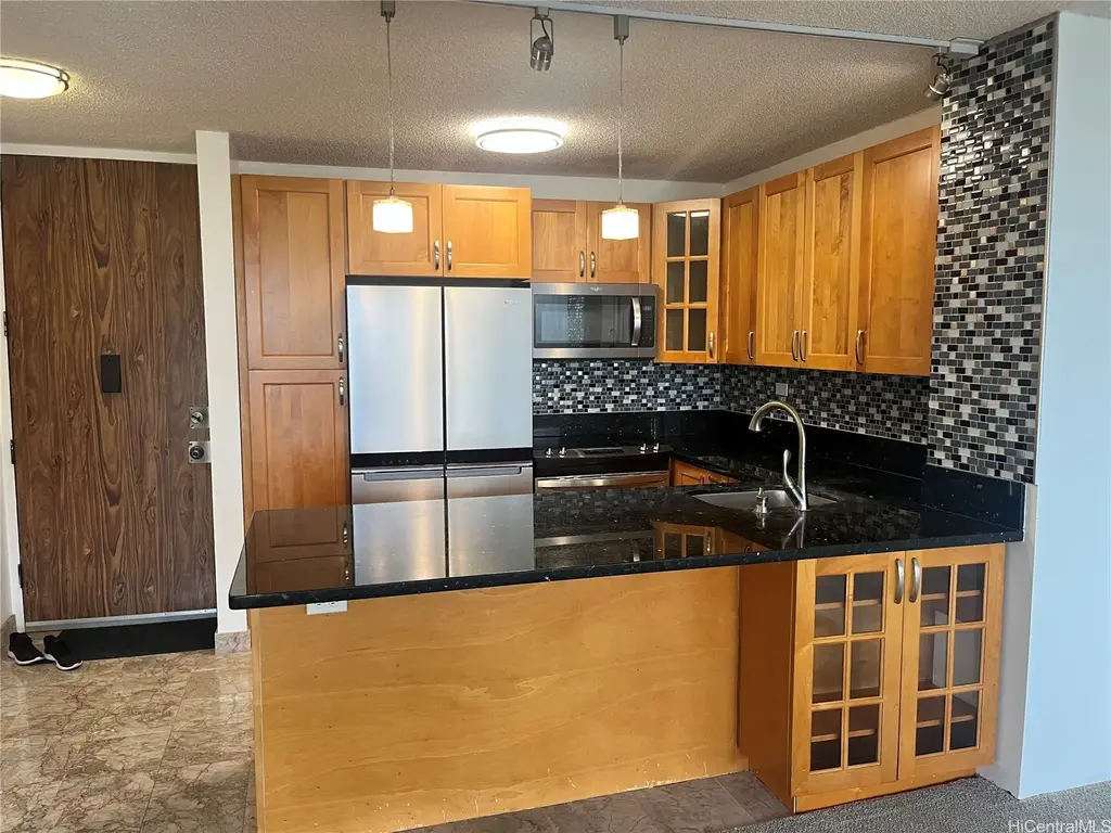 1717 Mott Smith Drive # 913, Honolulu