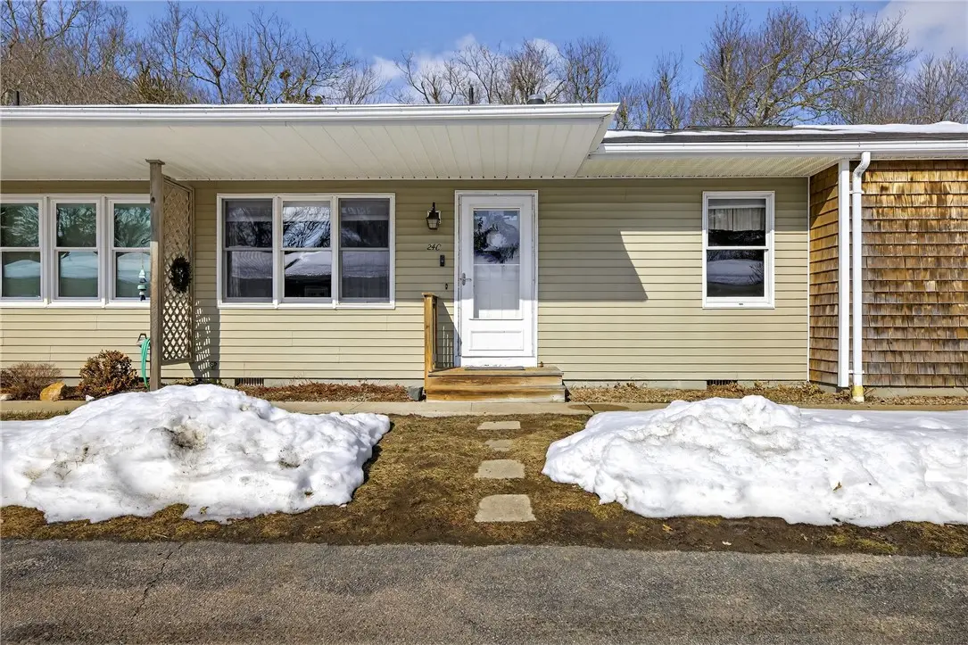 24 Castle Rock Dr # C, Charlestown