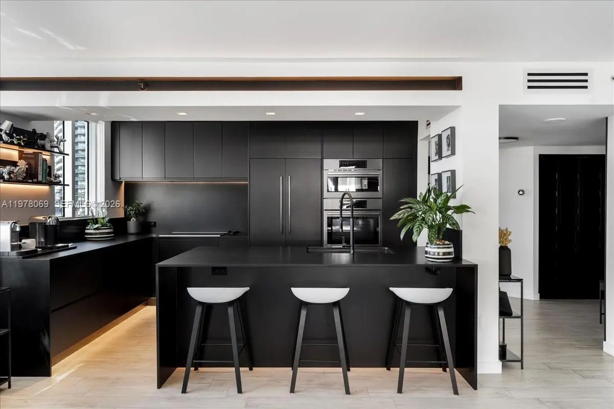 Photo of Listing #A11978069