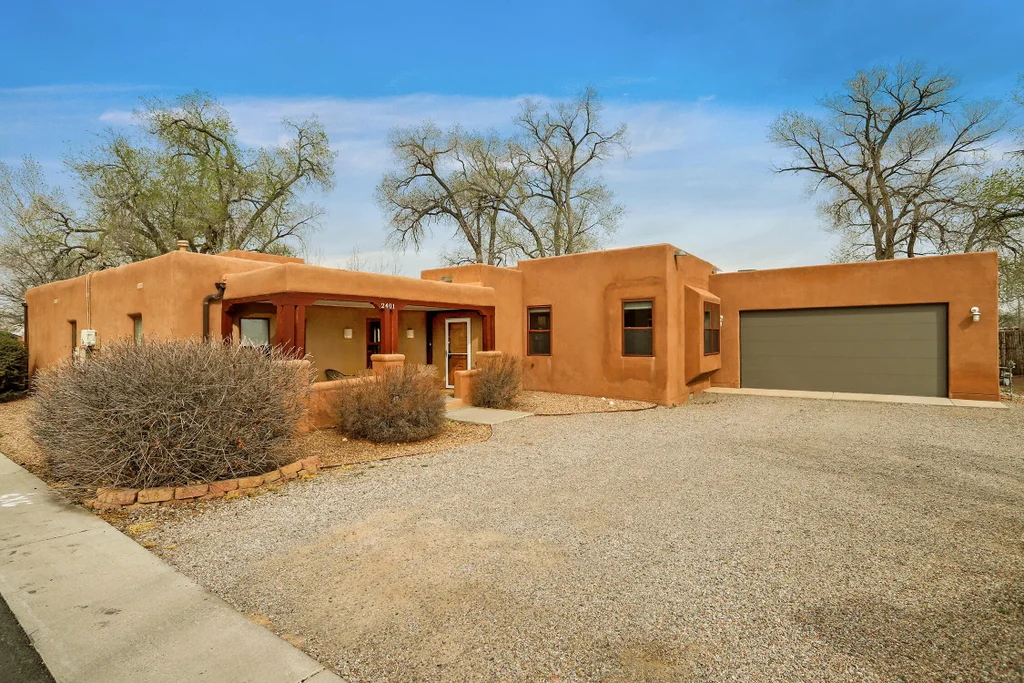 2401 Kestrel Court Nw, Albuquerque