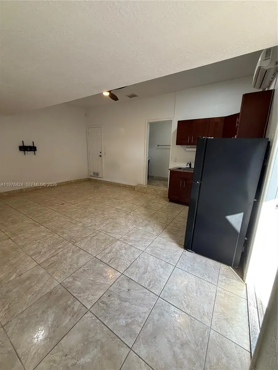 Photo of Listing #A11978424