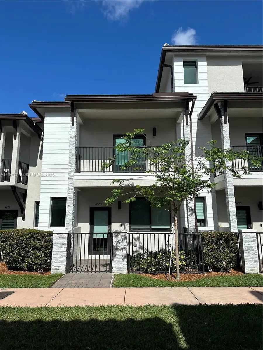 Photo of Listing #A11976072