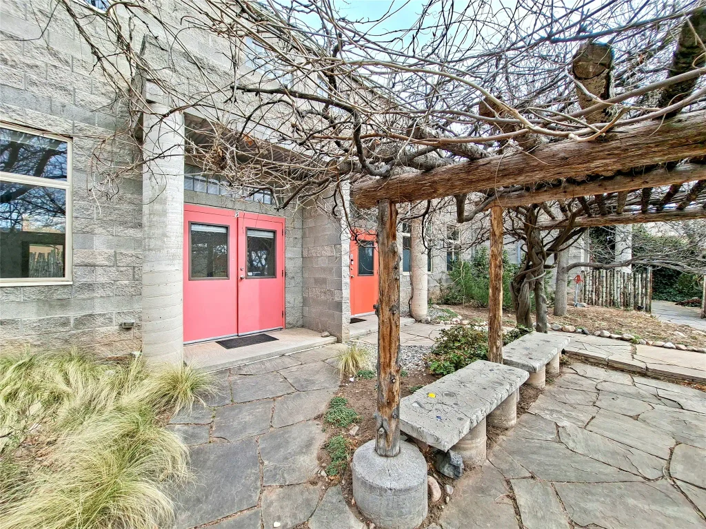 83 Placita De Oro # 5, Santa Fe