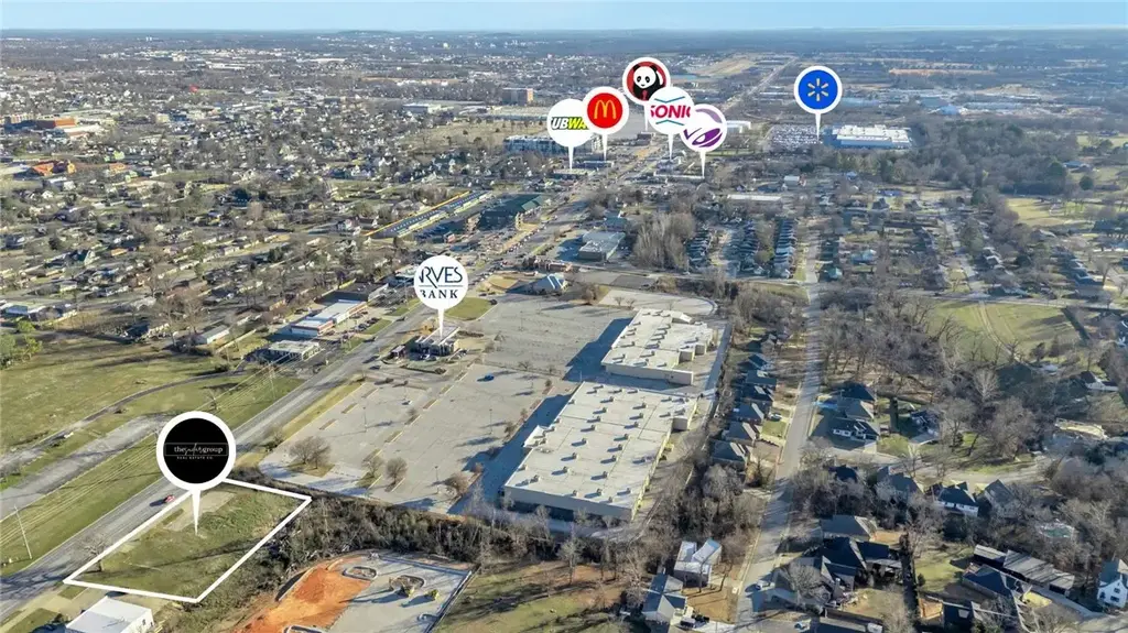 605 Walton Boulevard, Bentonville