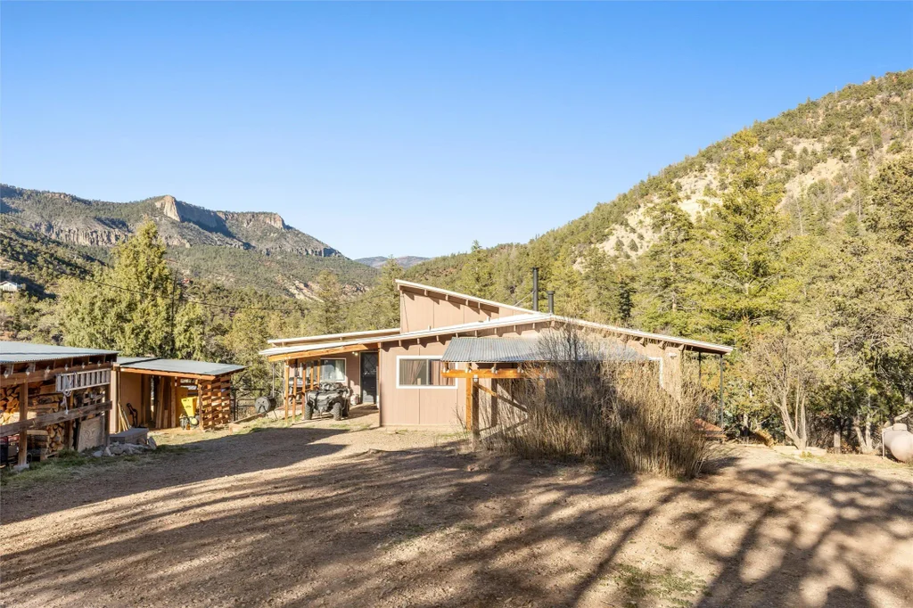 750 San Diego Loop, Jemez Springs