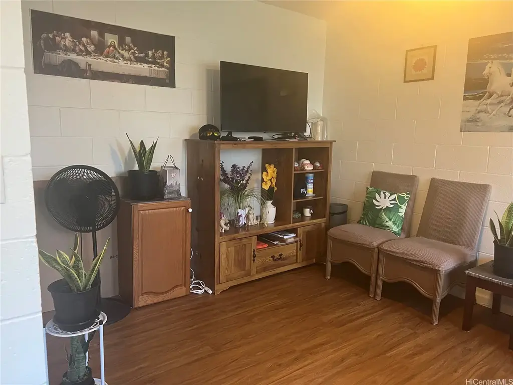 1470 Dillingham Boulevard # B112, Honolulu