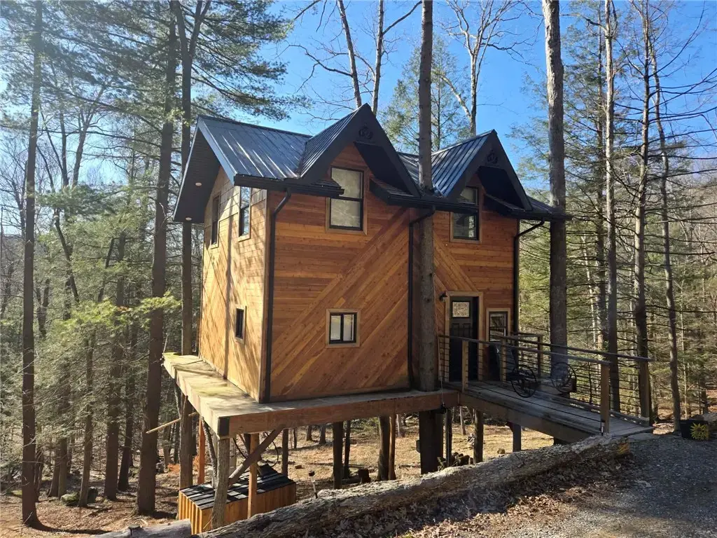 389 Winslow Hill Road , Benezette