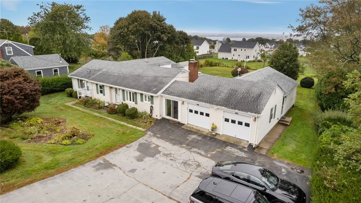 1533 East Main Rd, Portsmouth