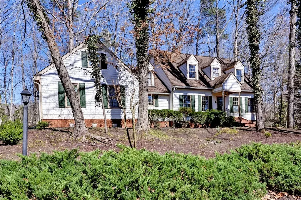 107 Landsdown, Williamsburg