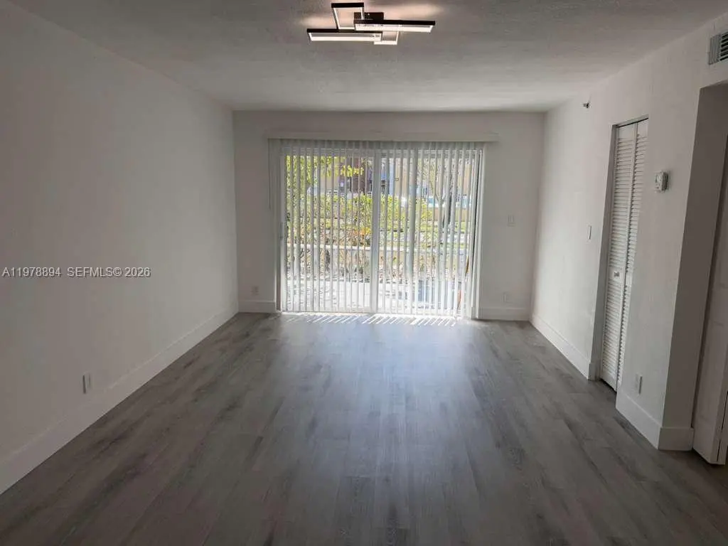 Photo of Listing #A11978894