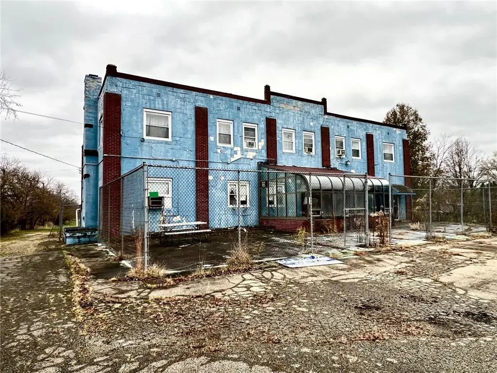 697 Vanderbilt Road , Connellsville