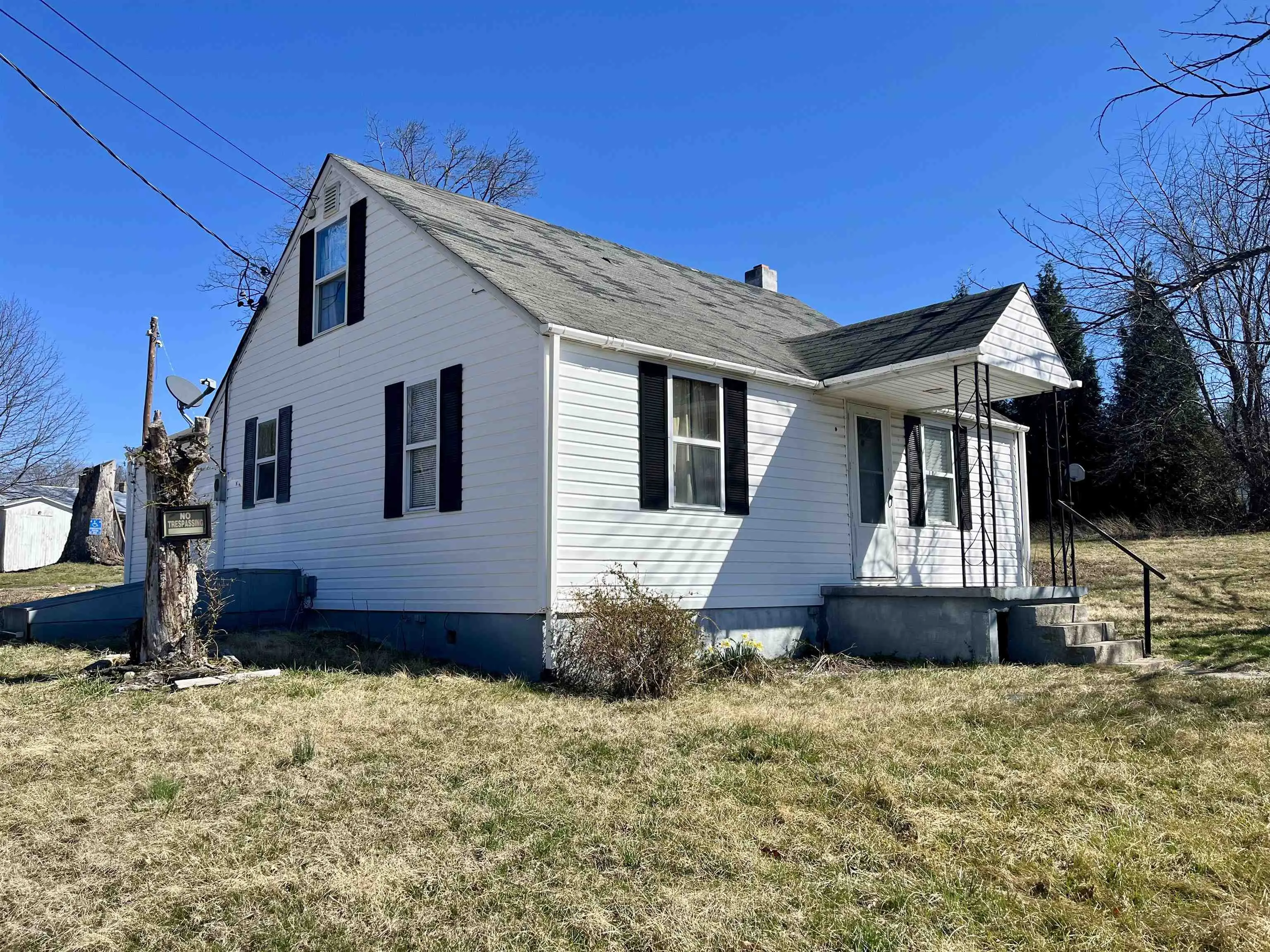 560 Dooms Crossing Rd, Waynesboro