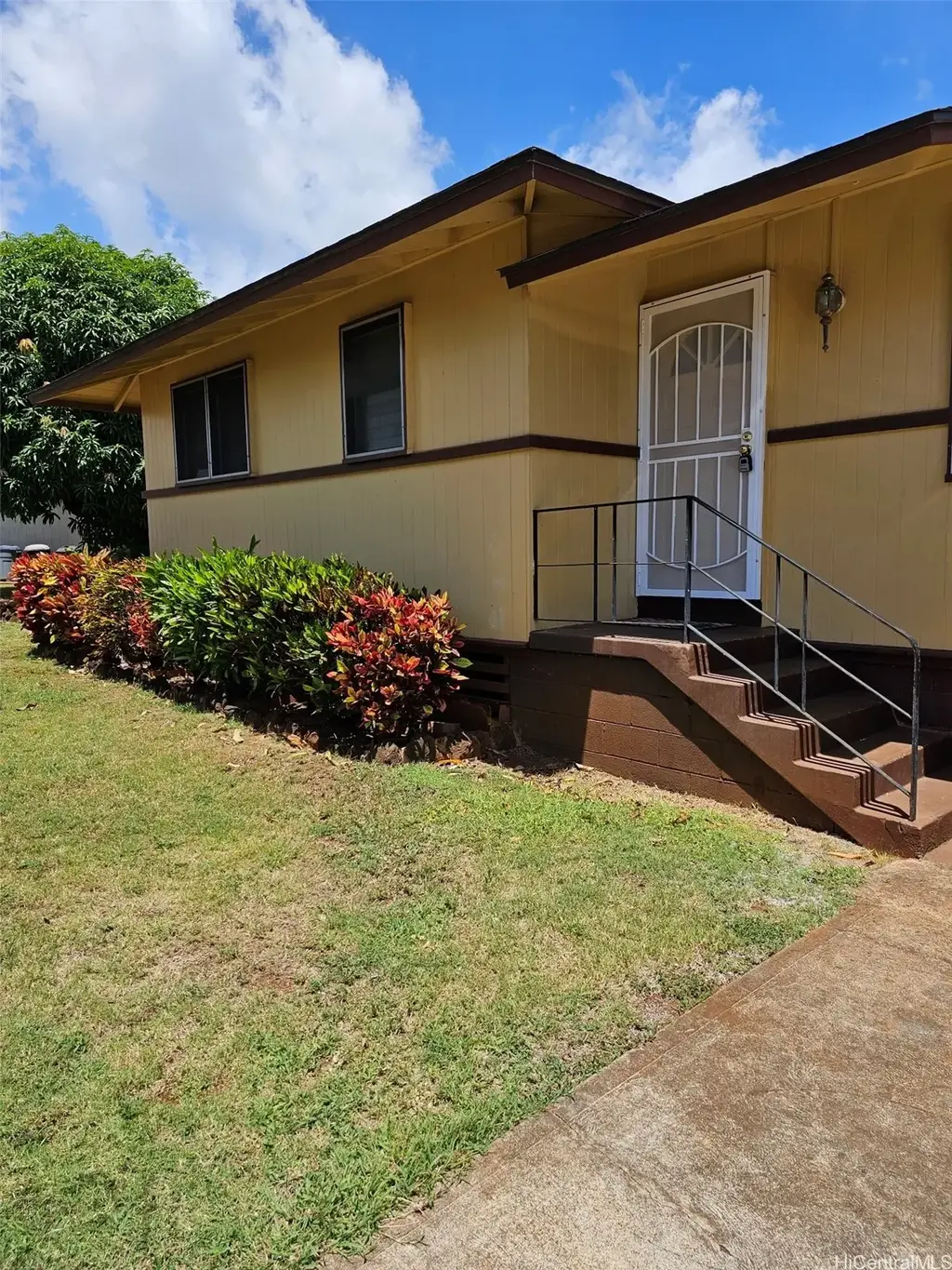 844 Wahinani Street, Pearl City