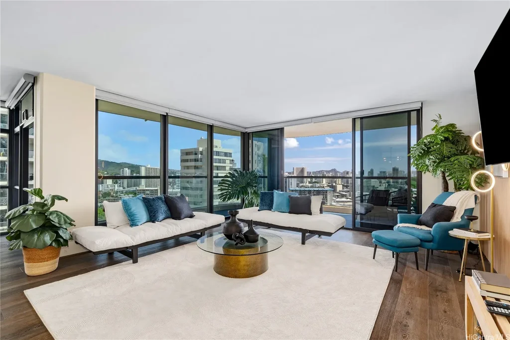 (unit #804) 1015 Wilder Avenue, Honolulu