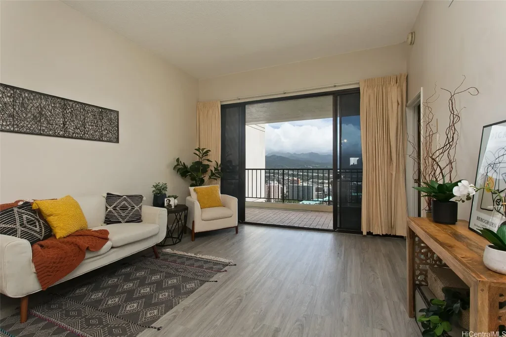 (unit #pha) 990 Ala Nanala Street, Honolulu