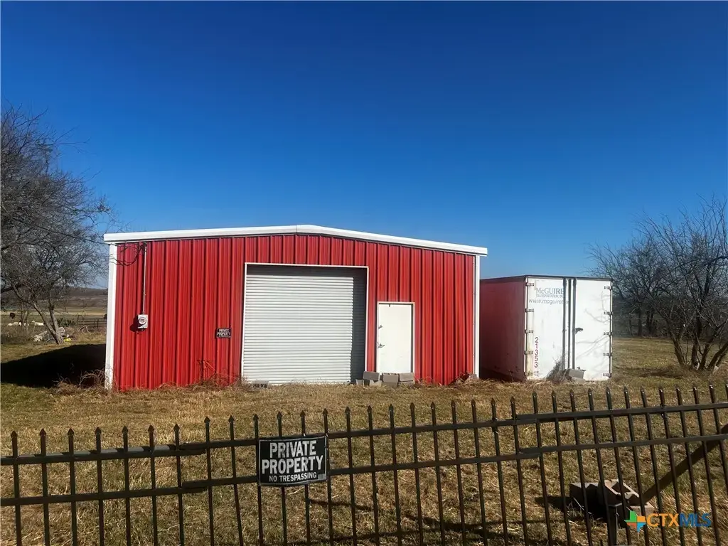 605b E Rogers Cemetery Road, Rogers
