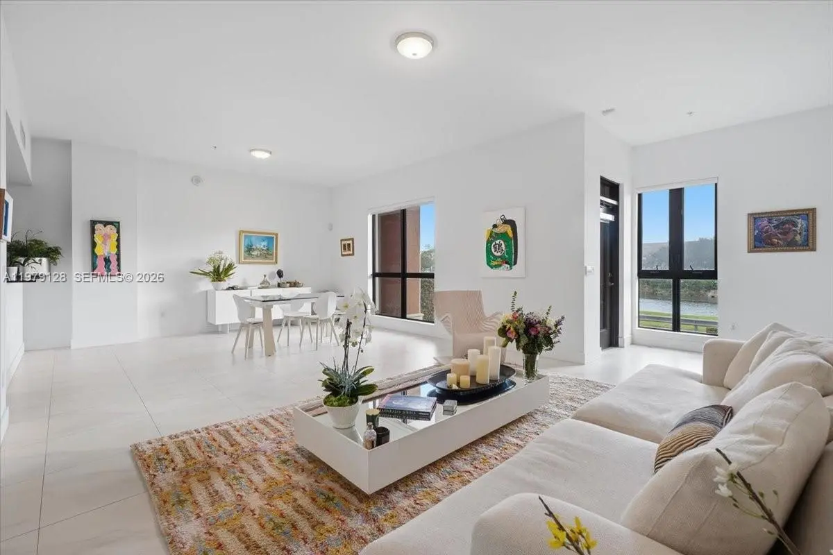 Photo of Listing #A11979128