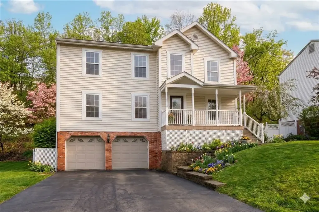125 Shelbourne Drive, Moon/Crescent