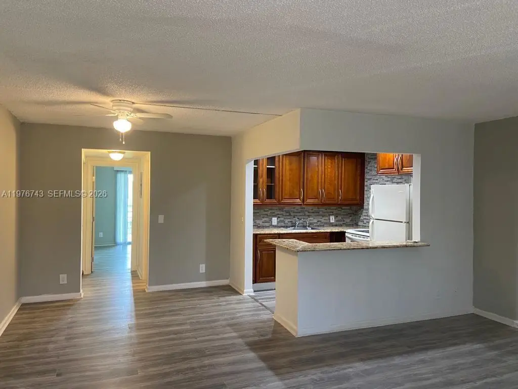 Photo of Listing #A11976743