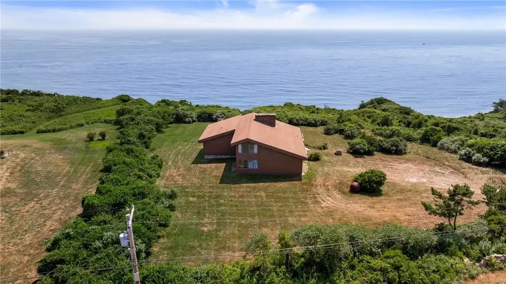 1035 Mohegan Trl, Block Island