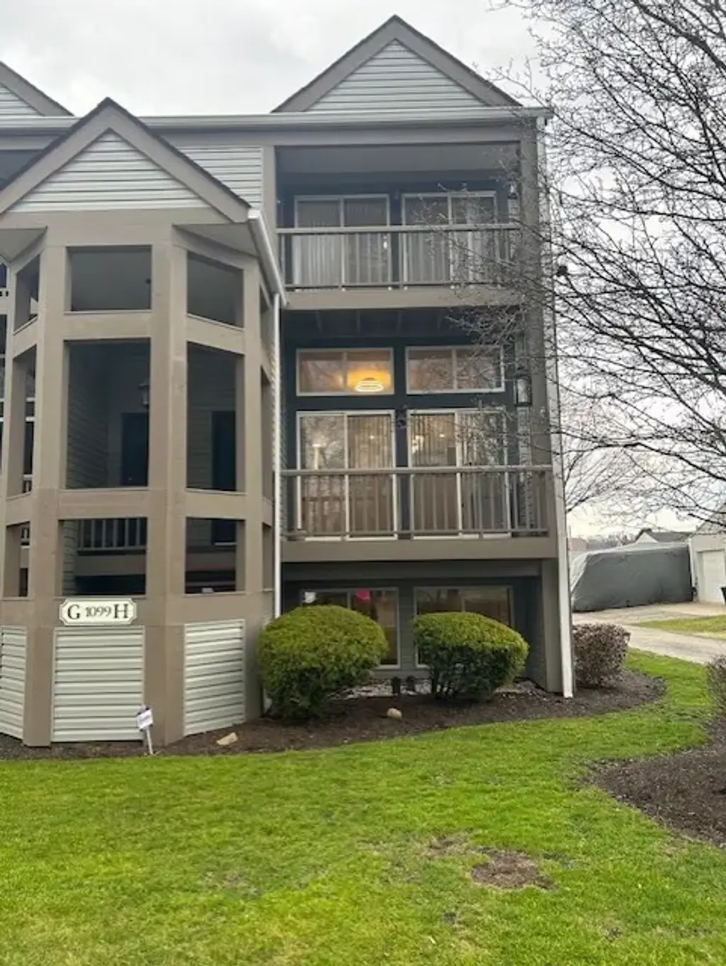 1099 Riverside Drive H, Bridgewater