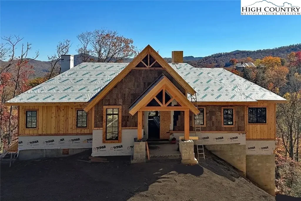 346 Wren Way, Banner Elk