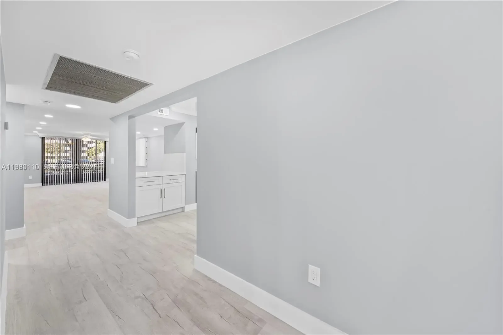 Photo of Listing #A11980110