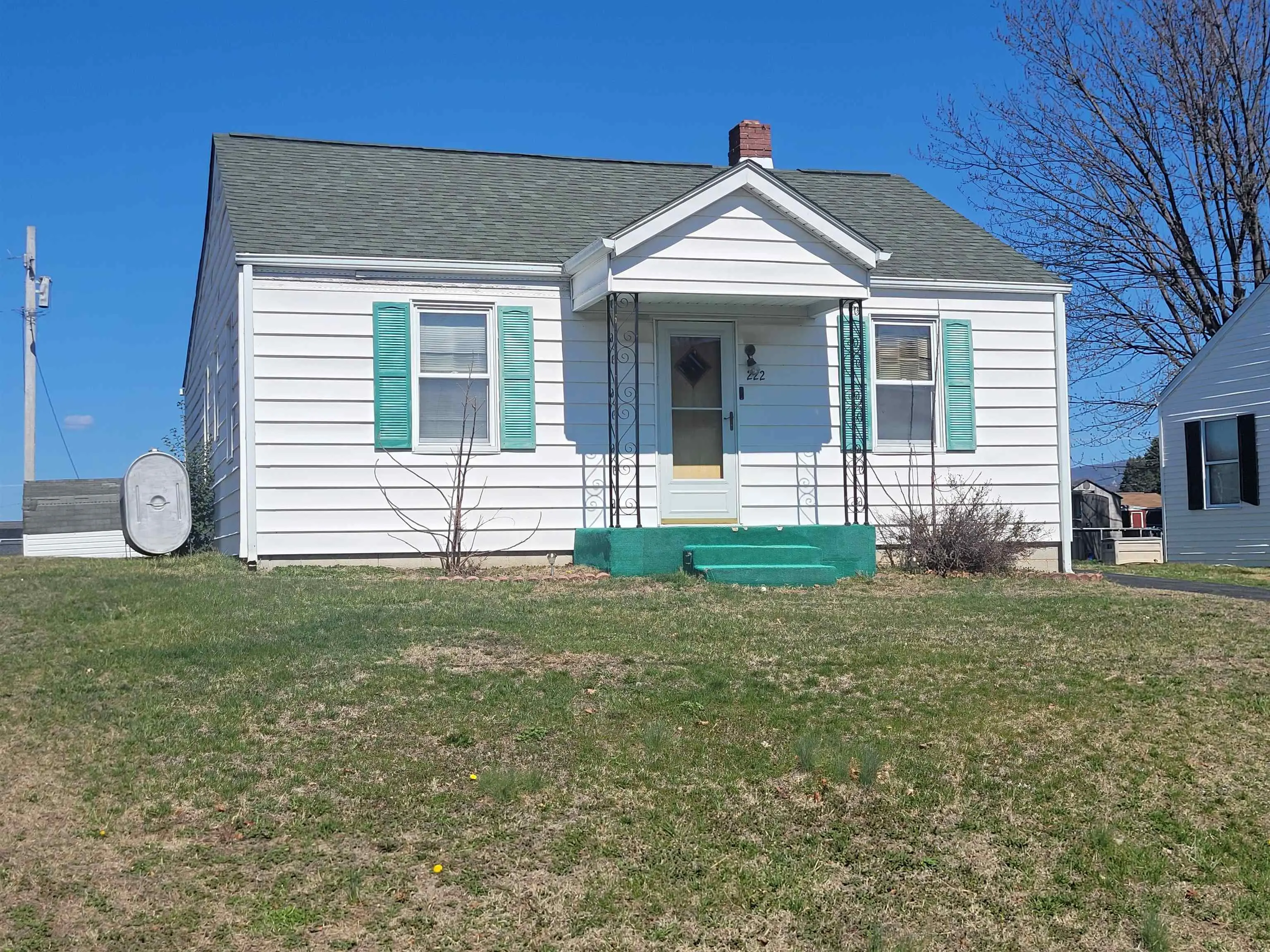 222 Fairfax Ave W, Elkton