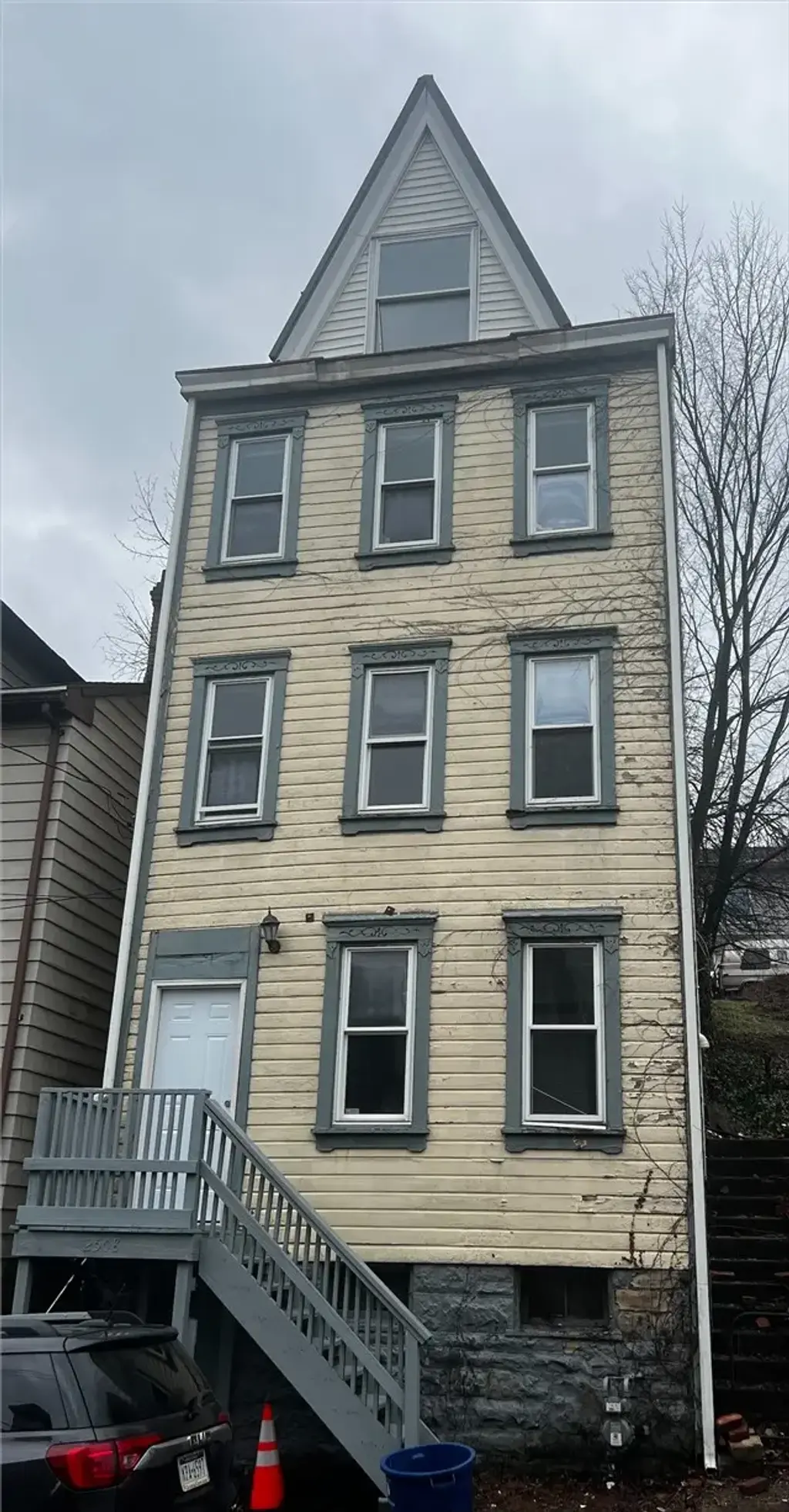 2508 Leticoe Street, South Side