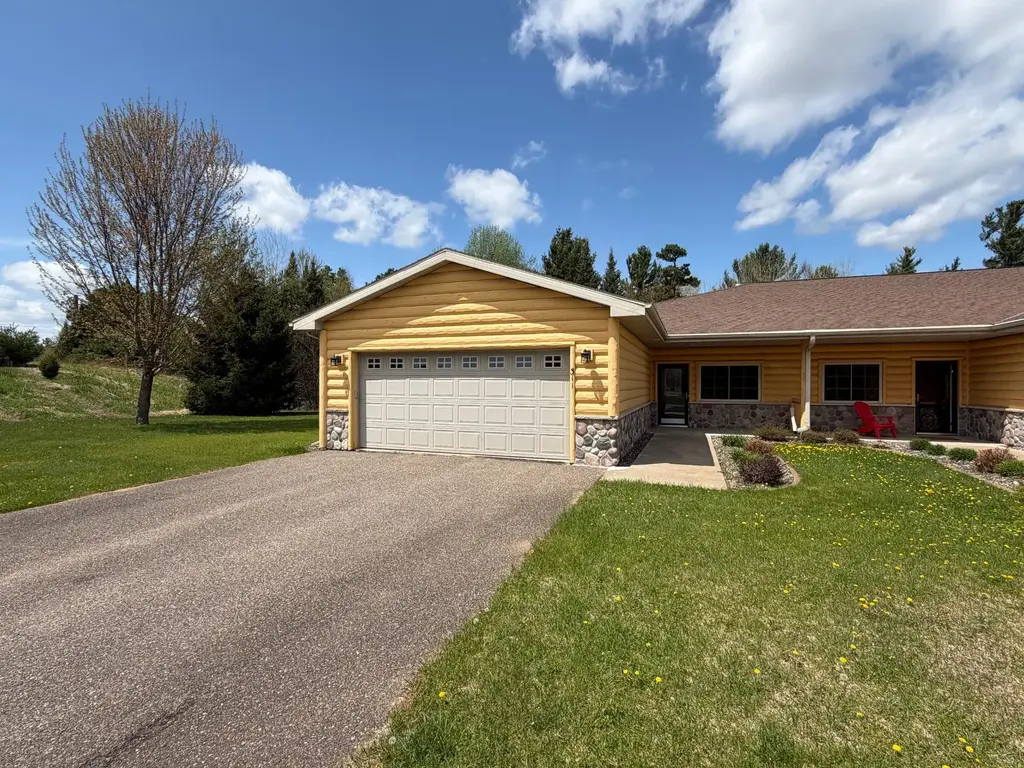 311 Christopher St, Eagle River