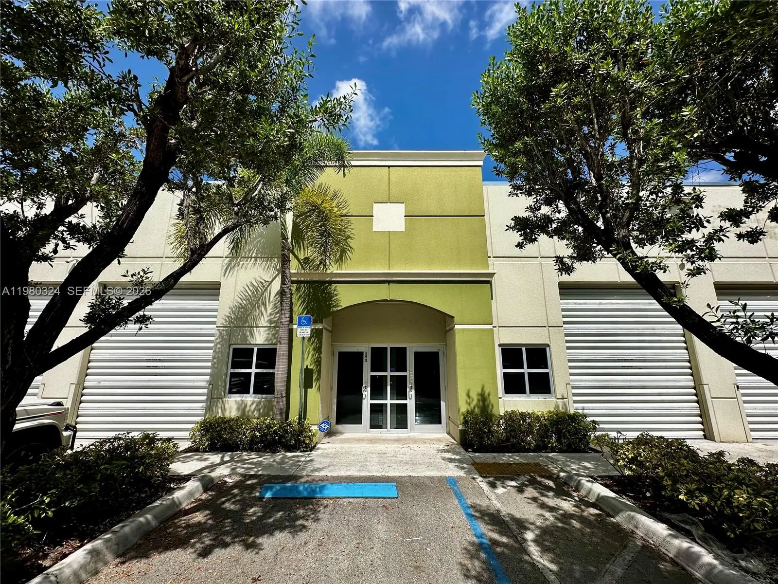 Photo of Listing #A11980324